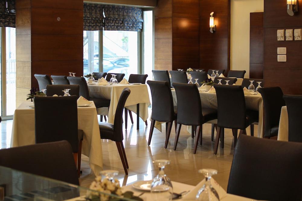 Retaj Hotel Amman Exterior foto