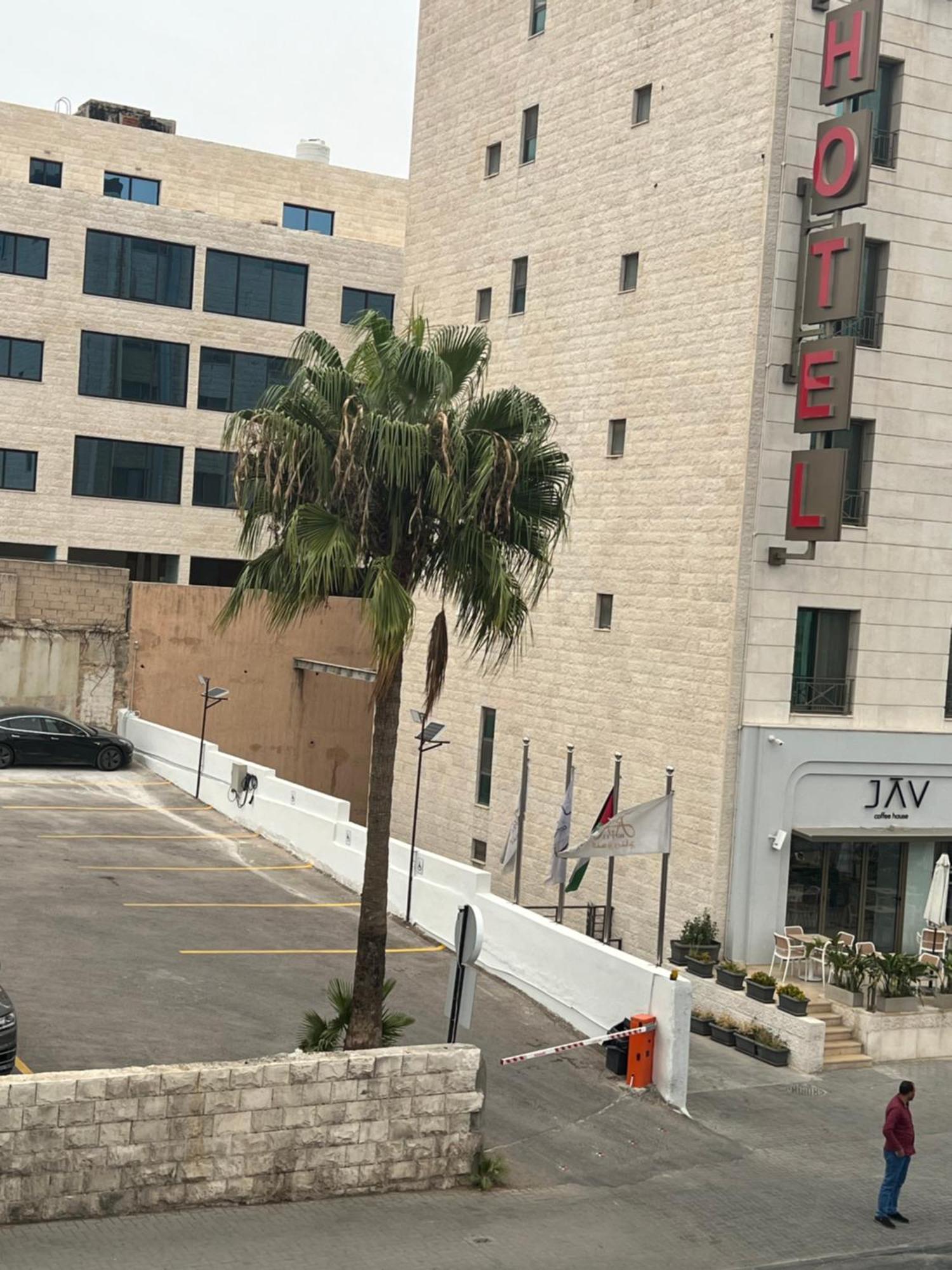 Retaj Hotel Amman Exterior foto