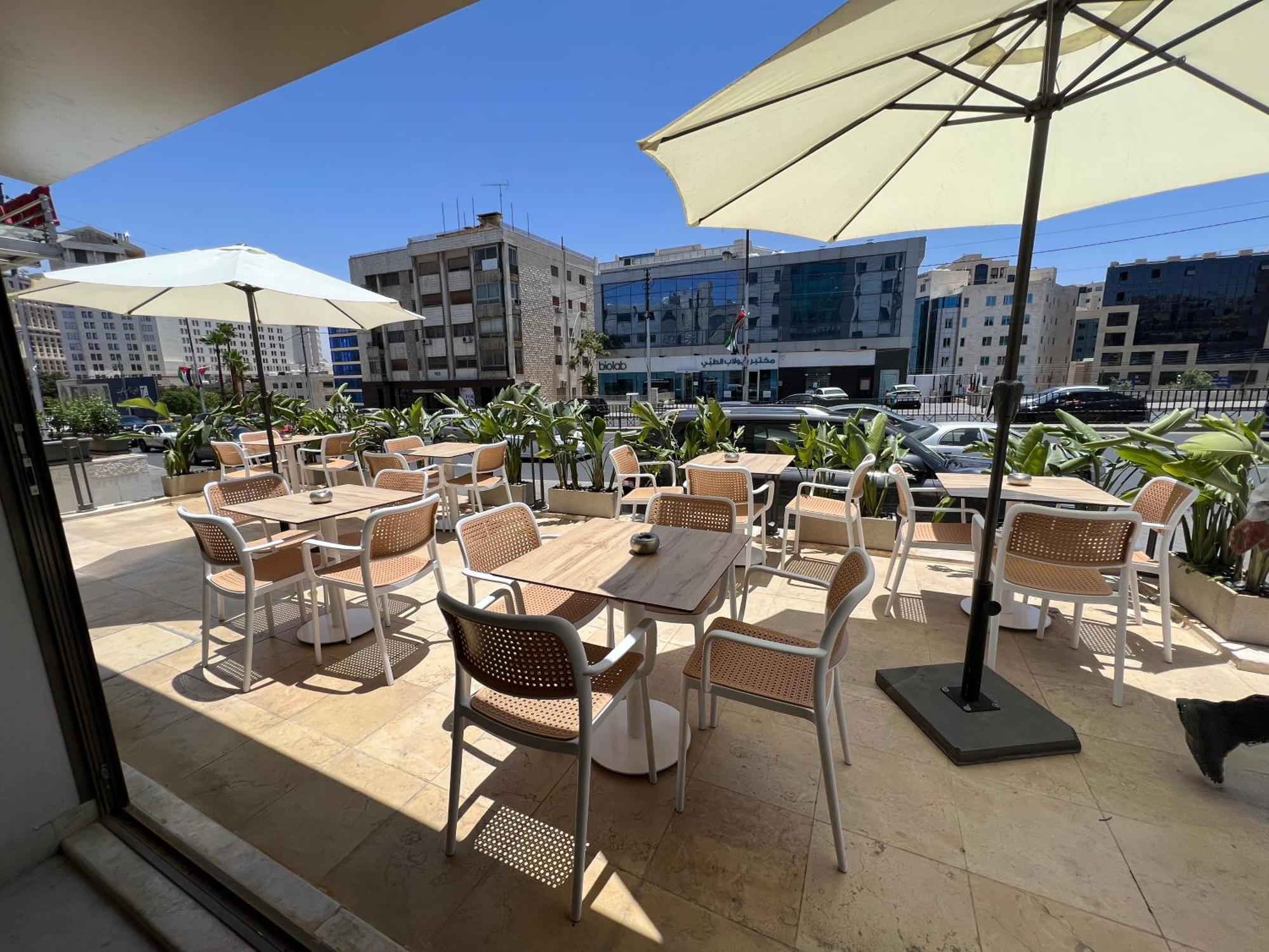 Retaj Hotel Amman Exterior foto